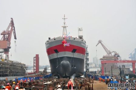 滬東中華17300噸#27多用途貨船下水