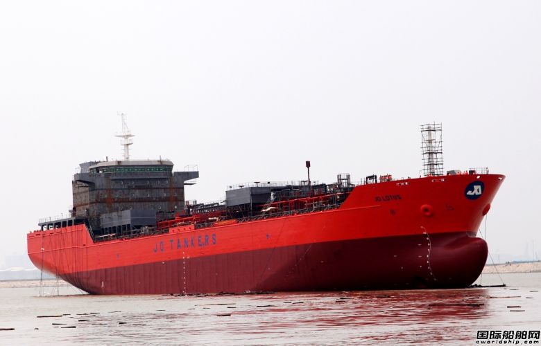 明德重工3萬噸化學品船下水