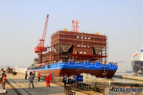 口岸船舶200m³/h混凝土攪拌船下水