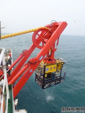 “科學”號ROV首次深海下潛  