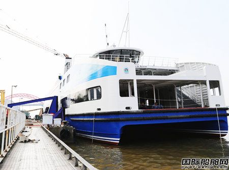 英輝南方US2000首制船首秀