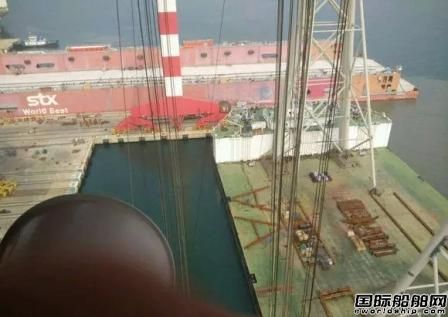 STX(大連)900噸龍門吊運往舟山太平洋海工