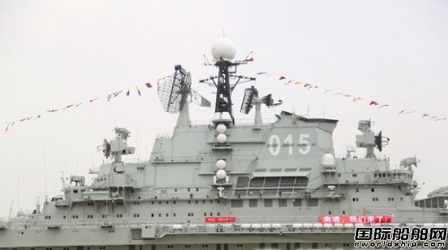 “明思克”號航母安全抵達(dá)南通