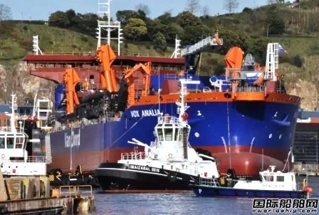 LaNaval船廠一艘新型耙吸式挖泥船下水