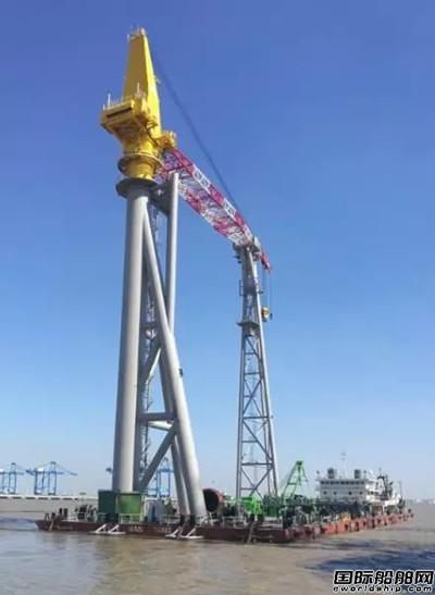 振華重工順利交付南通海洋水建250噸起重機