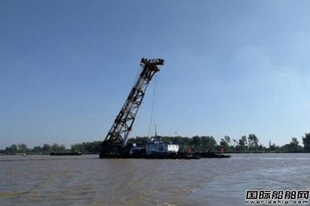 中交二航局功勛船舶“航工樁八”正式退役