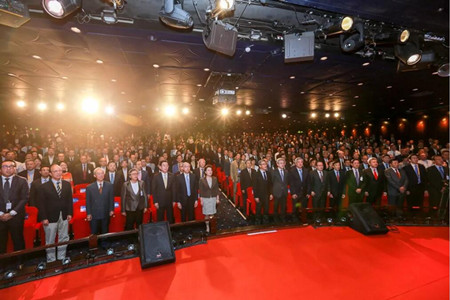 “鼓浪嶼”號順利抵達首航目的地香港