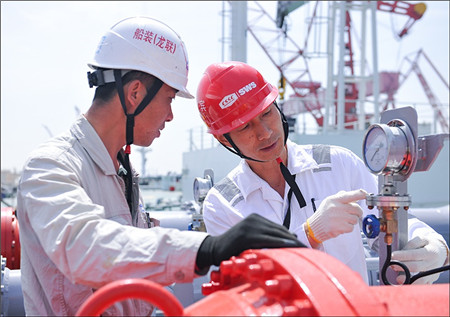 招商輪船鐘文新:駛向深藍揚帆世界的超級油輪船長