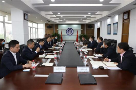 上船院與大連海事大學合作開發集裝箱船配載儀