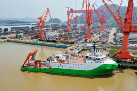 我國載人潛水器支持保障母船“探索二號”在馬尾造船啟航