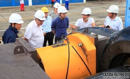 振華南通傳動完成2500噸風電安裝平臺主吊鉤鉤頭重載拉力試驗