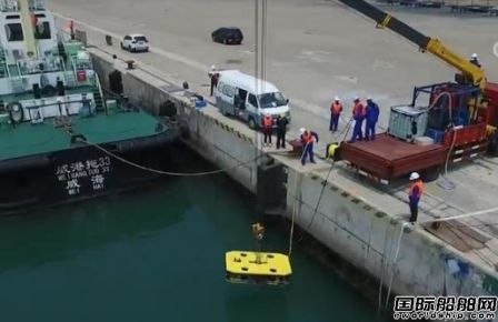 國內自主研發首臺商用水下智能清洗機器人正式投入商用