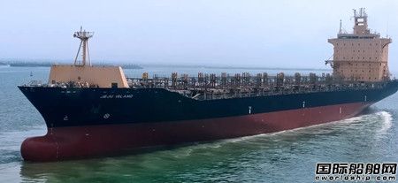 大連中遠海運重工完成兩艘集裝箱船修理工程