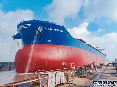 舟山中遠海運重工圓滿完成三艘同塢船舶塢修工程