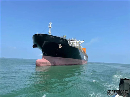 雙塔齊發，匯舸集團首艘萬箱船煙氣凈化系統試航成功