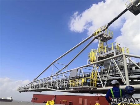 南通中遠海運船務完成第二艘82000噸散貨改自卸船項目