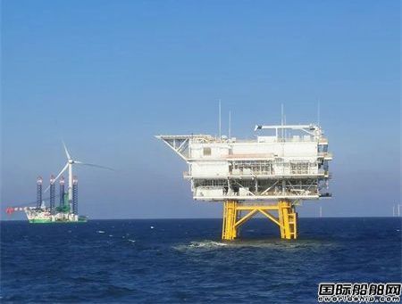 “新振浮7”輪成功吊裝大連莊河IV-1項目海上升壓站