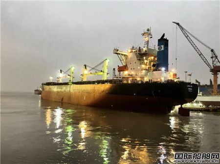 上海中遠海運重工完成5船同日開航迎新年