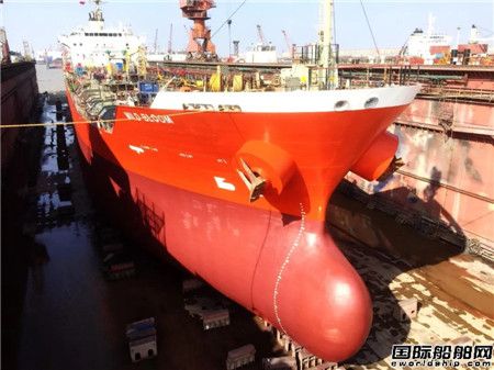 上海中遠海運重工完成5船同日開航迎新年