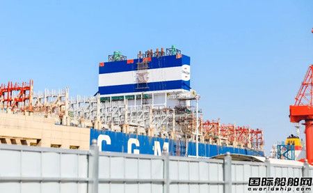 舟山中遠海運重工15天完成“利塔尼”輪脫硫塔主體成型