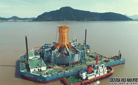 我國首創(chuàng)海上風電筒型基礎(chǔ)專用浮運平臺順利出港