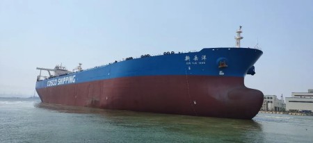 大連中遠(yuǎn)海運(yùn)重工提前完工“新岳洋”輪修理工程