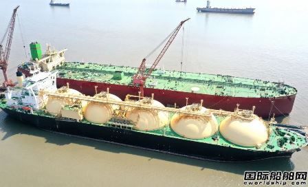 上海中遠(yuǎn)海運(yùn)重工完成塞浦路斯FSRU改裝動(dòng)力模塊首個(gè)分段吊裝