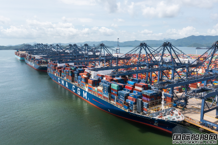 全球首次！6艘超大型集裝箱船齊聚鹽田港