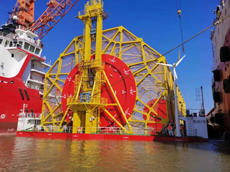 馬尾船廠建造新型海魚養殖平臺順利下水并完成傾斜試驗