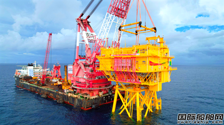 “華西5000”順利完成國家電投揭陽神泉二海上升壓站吊裝施工