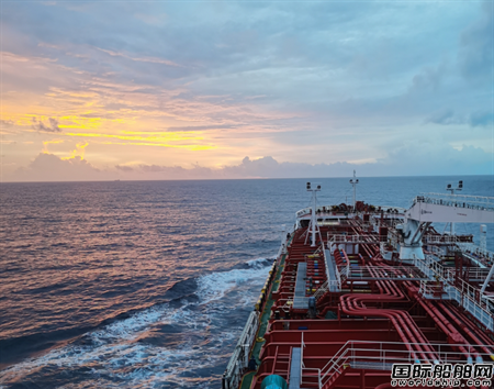 “長航光榮”輪首次執行夏威夷回程貨航次