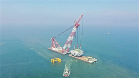 “新振浮7”輪完成山東渤中A海上升壓站上部組塊安裝
