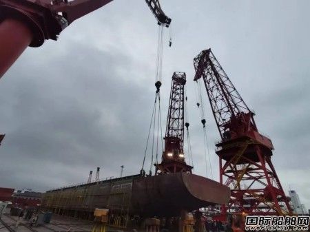 �����촬�S����120TEU���b�䴬�����ֶΌ��F���_���d