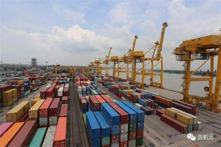 撞壞碼頭龍門(mén)吊,赫伯羅特一艘集裝箱船被扣押