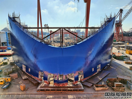 招商工業(yè)孖洲島基地完成“達(dá)飛馬可波羅”擋風(fēng)墻預(yù)制及吊裝