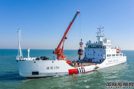 我國首艘破冰大型航標船“海巡156”輪列編