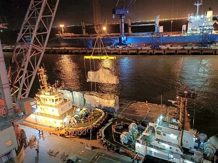 上海中遠海運重工“格里亞”輪改裝FSRU完成HPC高壓壓縮機模塊吊裝