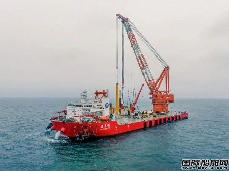 國內首艘起重+運輸一體化深遠海風電施工船“烏東德”號首秀