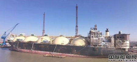 吹響沖鋒號!上海中遠海運重工“格里亞”輪迎來第二次進塢