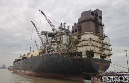 提前5天！上海中遠海運重工“格里亞”輪改裝FSRU項目完成第二次塢內(nèi)工程