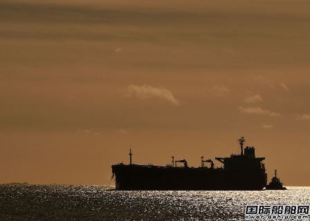 躲避制裁?俄羅斯“影子船隊”海上轉運石油手法曝光