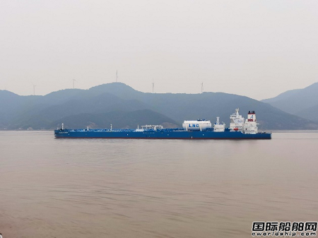 LNG雙燃料動力超大型油輪“優勢”首靠寧波算山碼頭