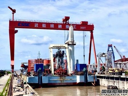 武船南通順融改建“瑞興68”船順利出塢