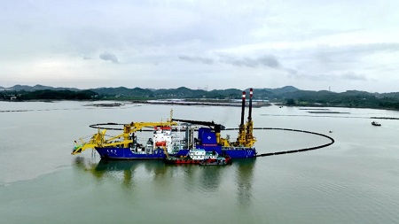 雙向奔赴！國之重器“天鯨號”正式投入平陸運河建設