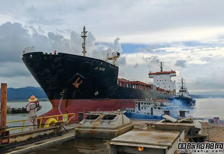 福建船政重工修船事業部承修兩船順利交付