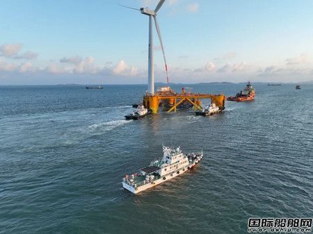 全球首個漂浮式風漁融合項目“國能共享號”抵達莆田海上風電場水域