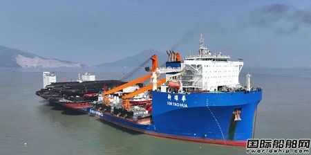 “新耀華”輪裝載易和船舶重工建造18艘船出口非洲幾內亞