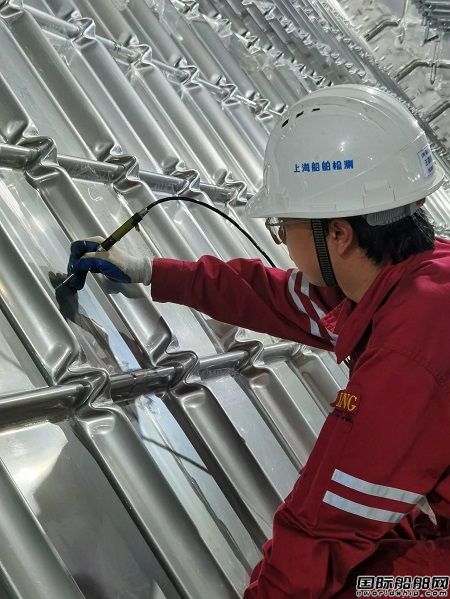 十一所檢測公司完成13000TEU雙燃料集裝箱船首船密性檢測任務(wù)