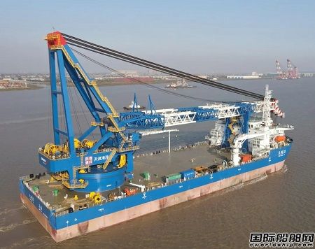 潤邦重機交付GENMA 3000噸全回轉海洋起重機
