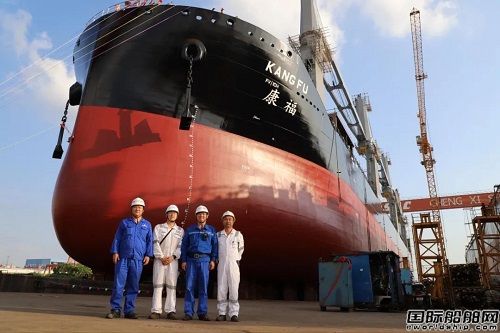 中船澄西為交銀金租建造11號62000噸重吊船下水